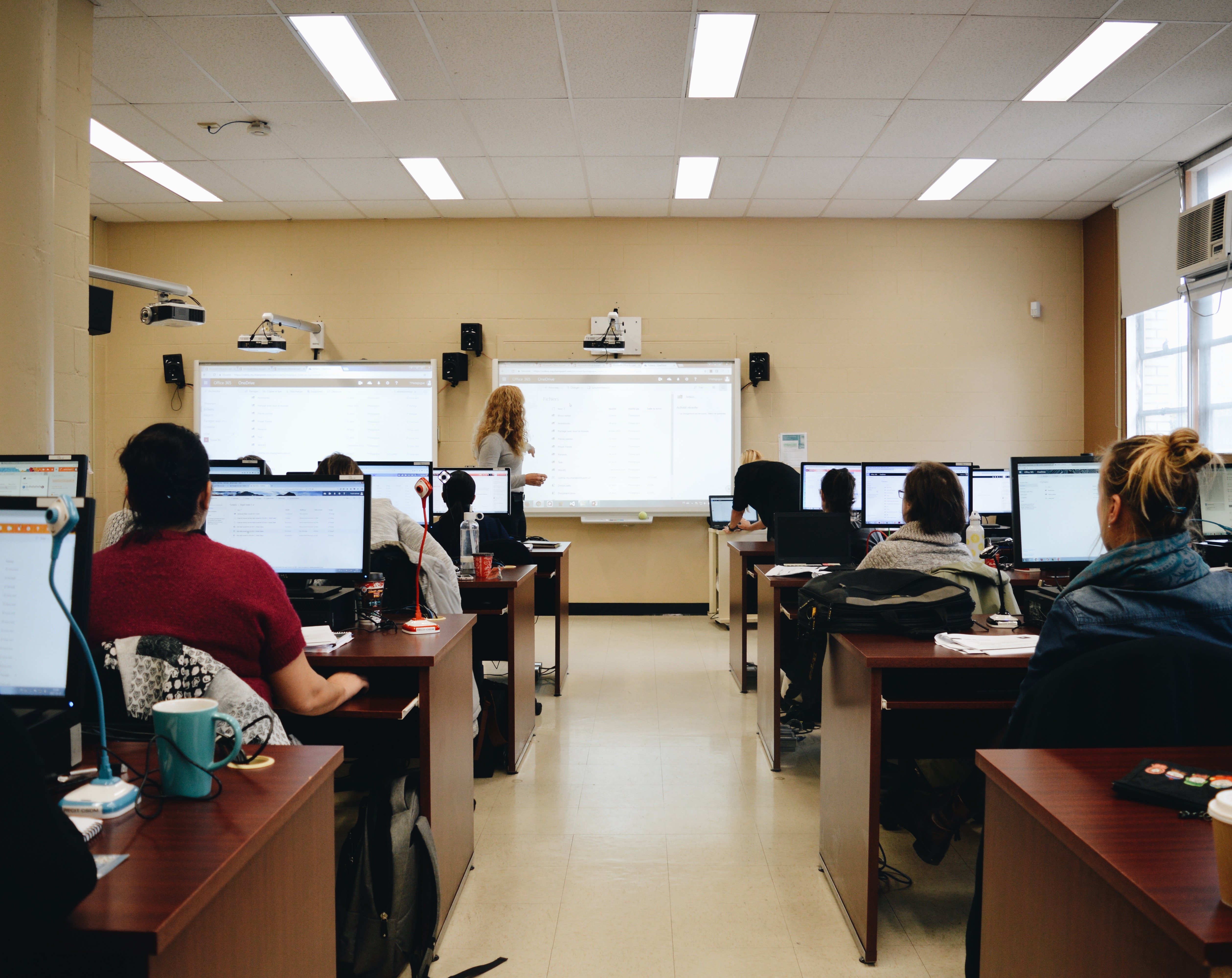 Communiqué de presse  <br> <B>Les écoles ne sont pas prêtes pour le virage numérique, déplore la FPPE-CSQ</b>