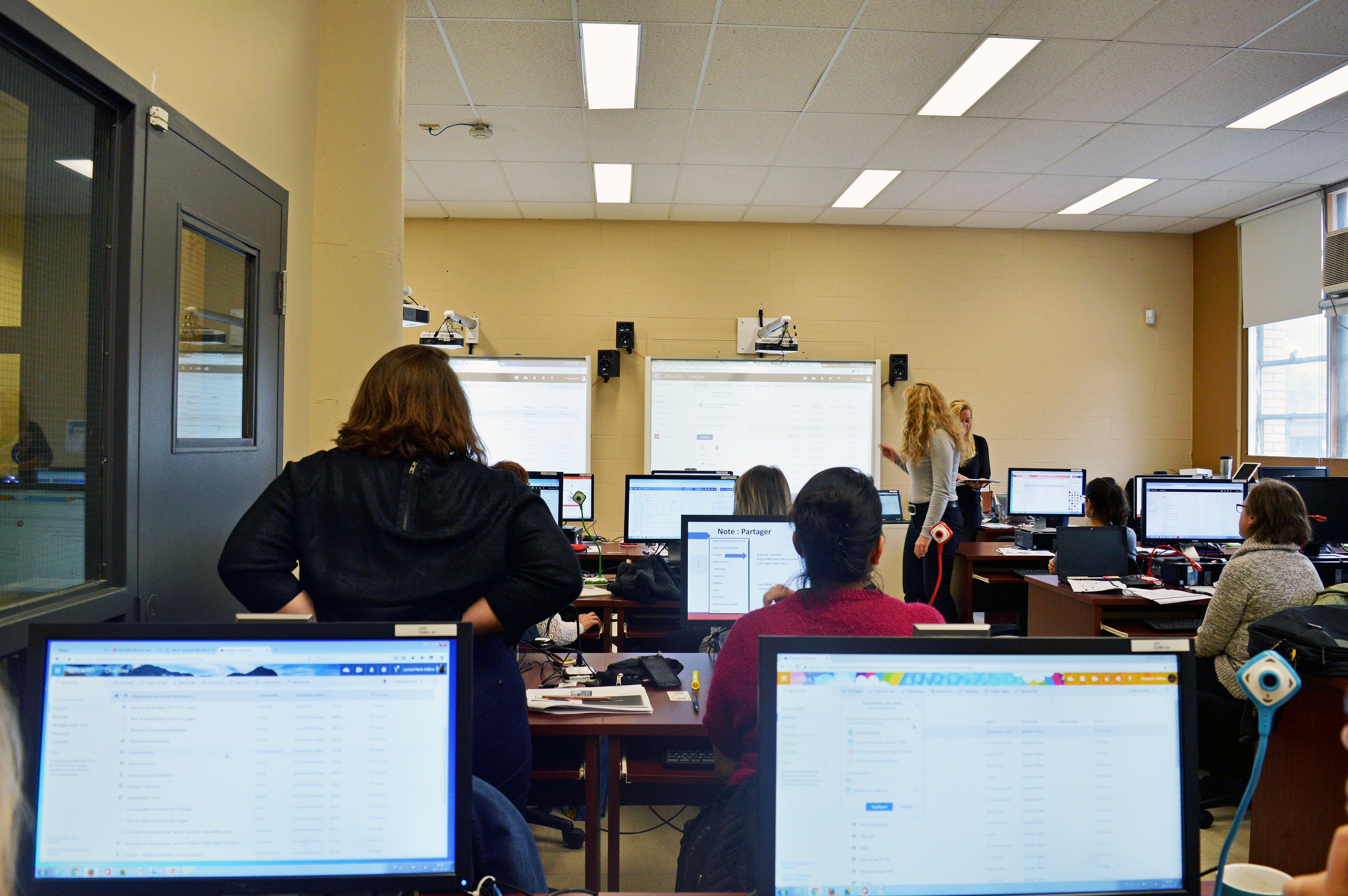 Communiqué de presse <br> <B>Enquête de la FPPE-CSQ et du SPGP-CSQ<Br> Le quart des professionnelles et professionnels de l’éducation songent à quitter leur emploi</b>